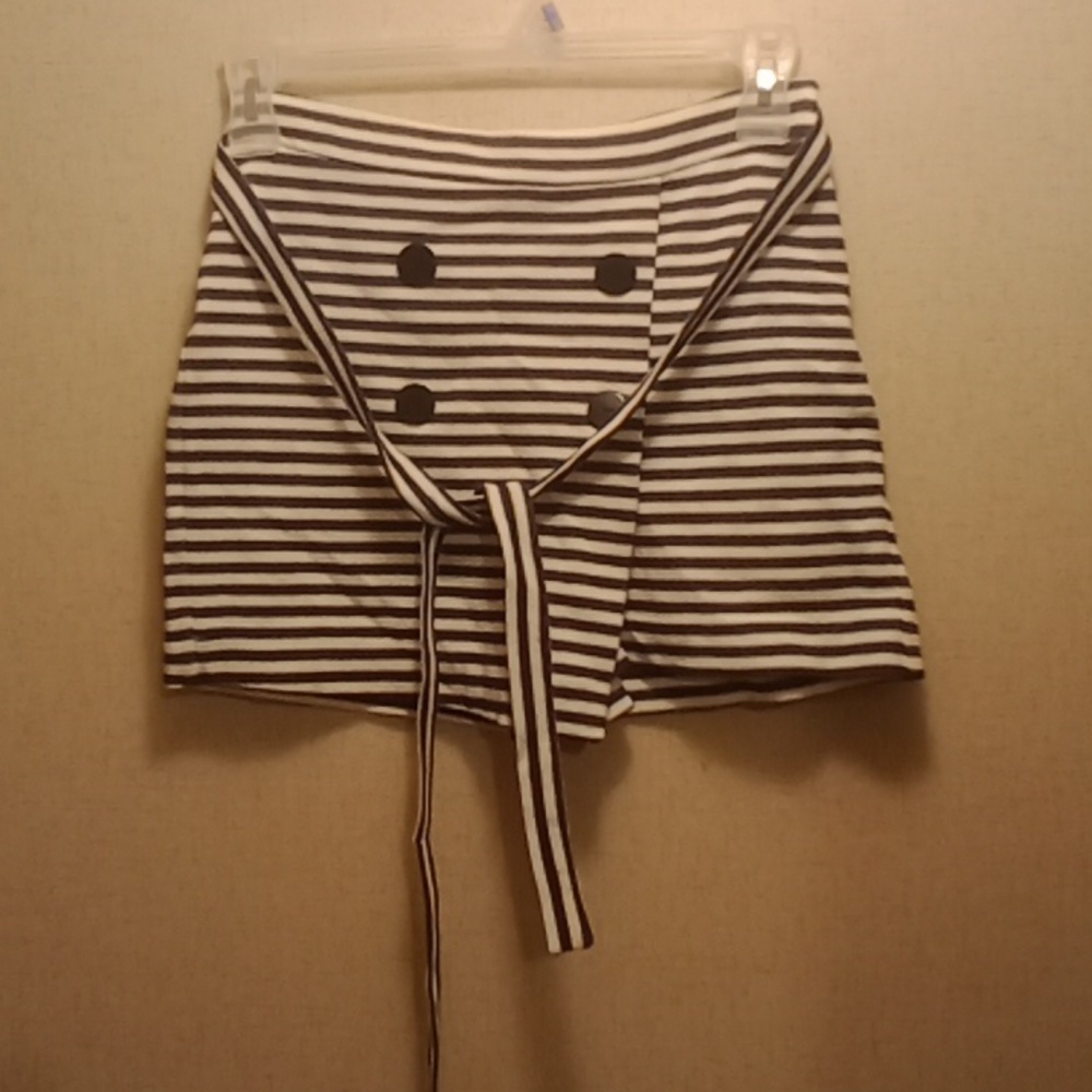 EXPRESS - Picture 2 of 2